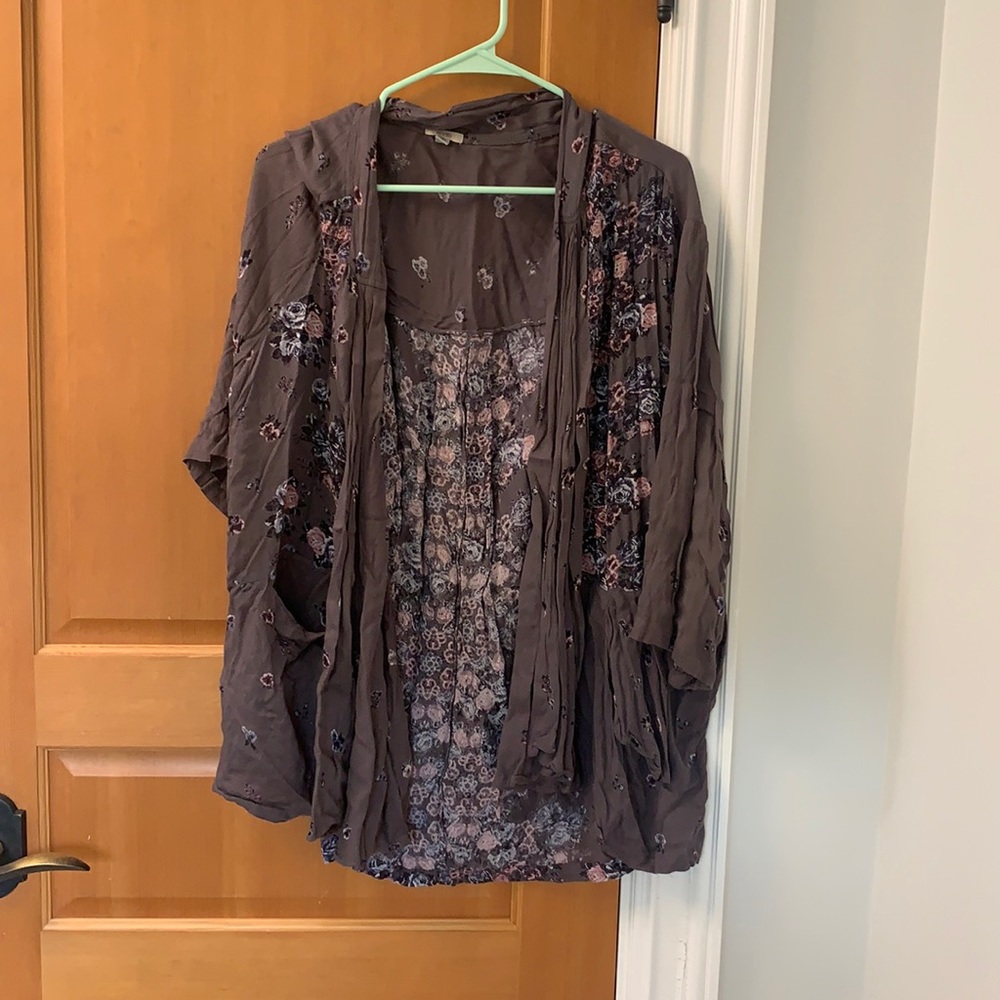 gray floral kimono ecoté